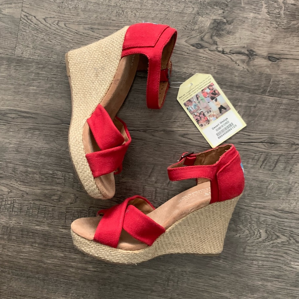 Toms red desert wedge